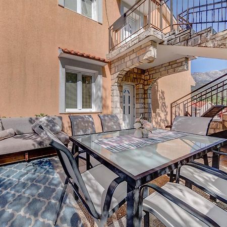 Apartments Pelle Tivat Exterior photo