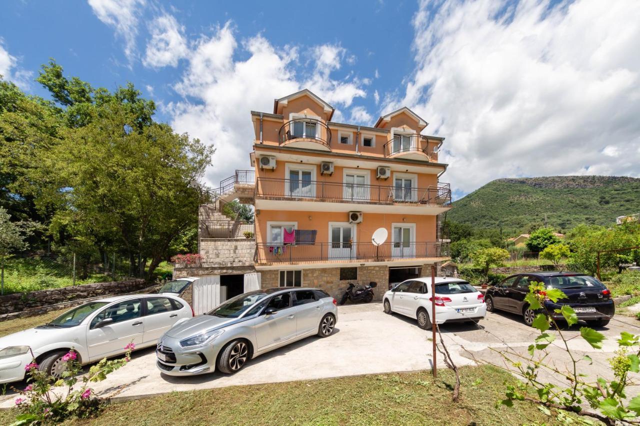 Apartments Pelle Tivat Exterior photo