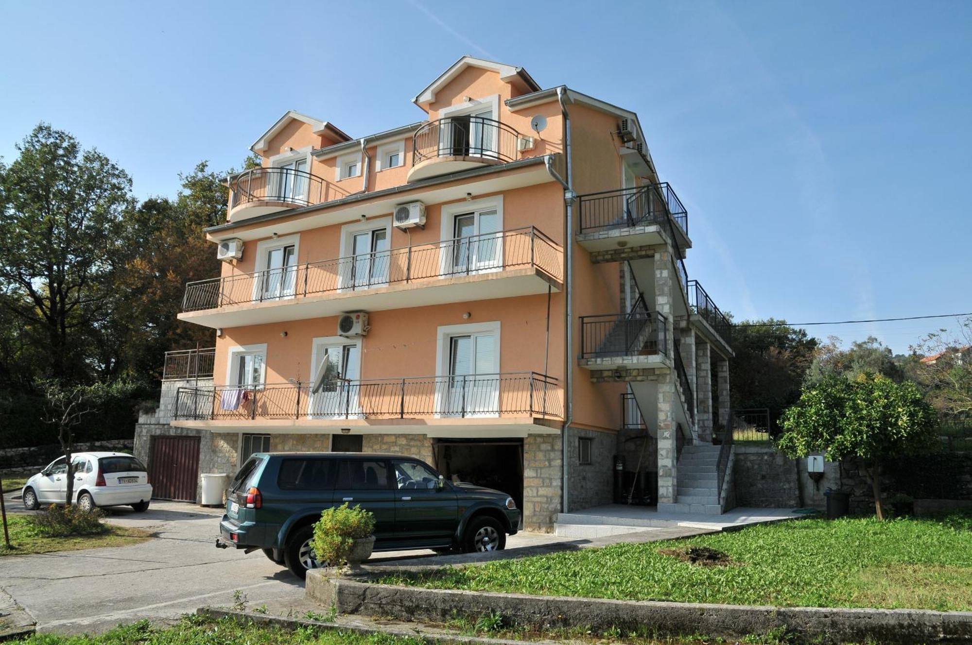 Apartments Pelle Tivat Exterior photo