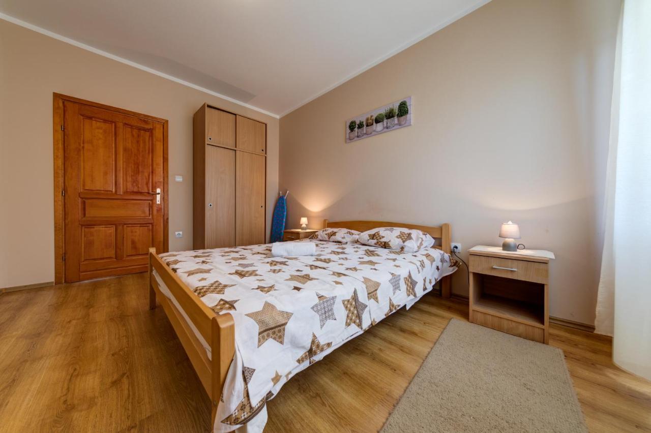 Apartments Pelle Tivat Exterior photo